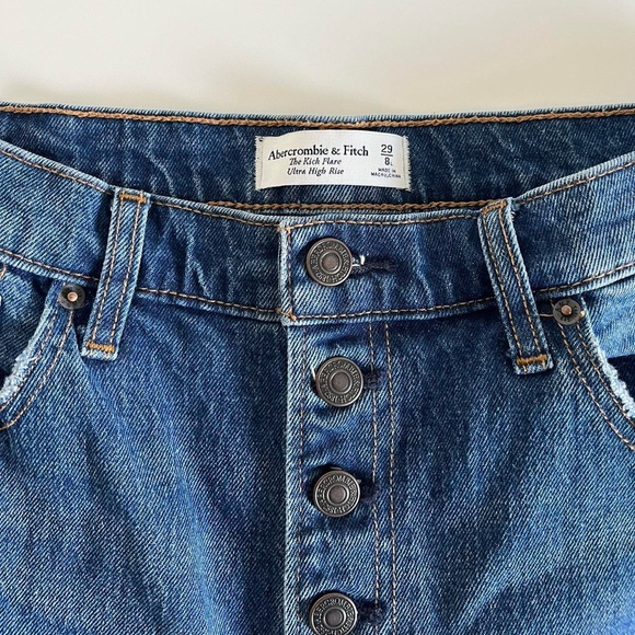 Abercrombie & Fitch High Rise Flare Jeans - Picture 3 of 7